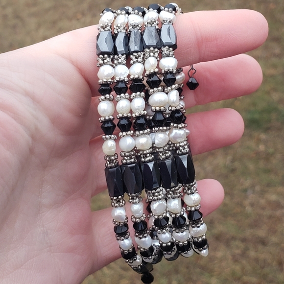 Multi-layered Beaded and Pearl Magnetic Wapped bracelet and necklace - Picture 3 of 10